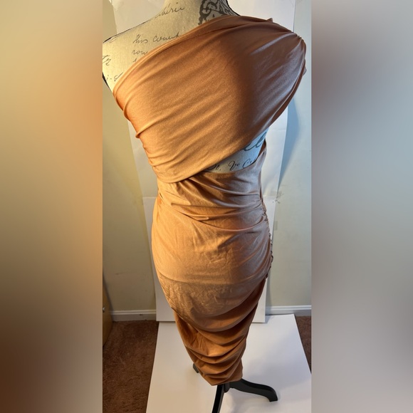SOLD SHEIN,Women’s sexy body con satiny one shoulder peach colored dress 1XL NWT - Picture 5 of 7
